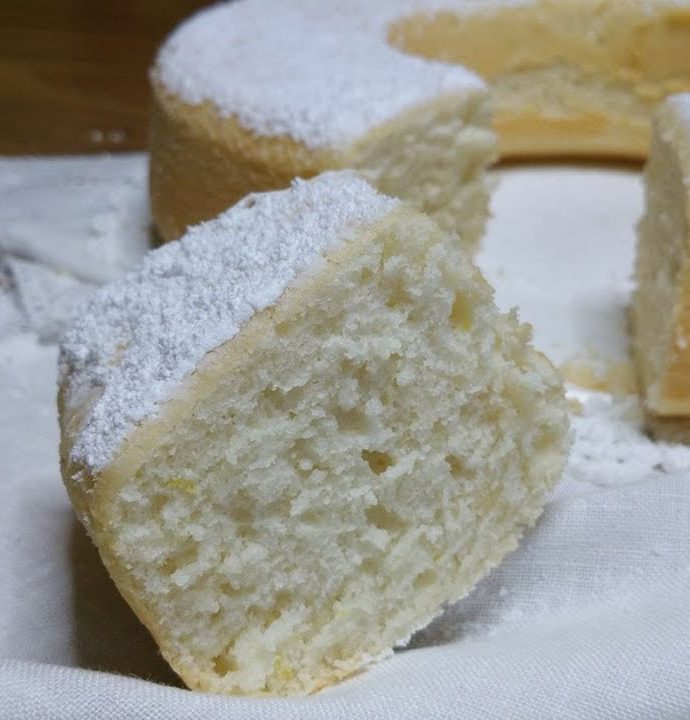 Torta di albumi al limone